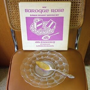 Oneida Baroque Rose 1881 Rogers 2-Piece Dessert Serving Set. Glass & Silverplate